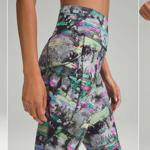Lululemon Fast and Free HR Tight 25" *Pockets - Picture 4 of 10
